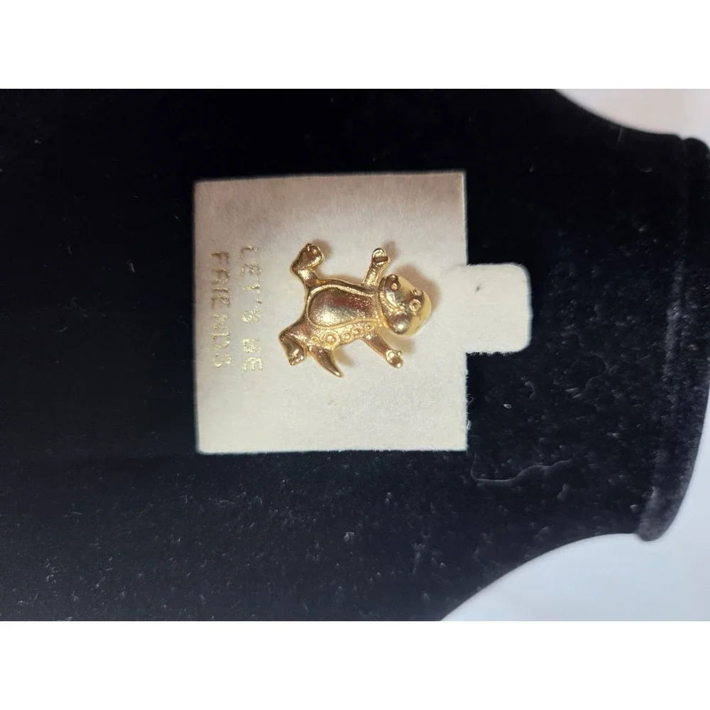 BARNEY Vintage Gold Tone Pin w/ Clutch Back, Original 